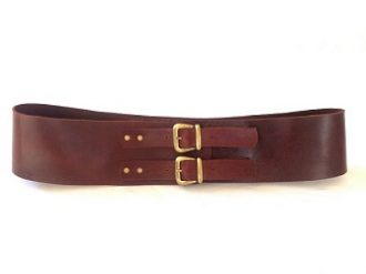 חגורת עור חומה קלאסית לאישה מעוצבת בעבודת יד