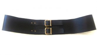 חגורת עור שחורה קלאסית לאישה מעוצבת בעבודת יד