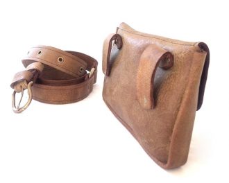 פאוץ' עור חום קטן מעוצב בעבודת יד -כולל חגורה