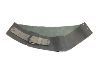 חגורת עור אפורה ורחבה למותן מעוצבת בשני גוונים-עבודת יד