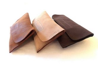 פאוץ' עור קטן לגבר ולאישה - עבודת יד