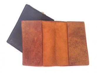 נרתיק עור לדרכון לגבר ולאישה מעוצב בעבודת יד