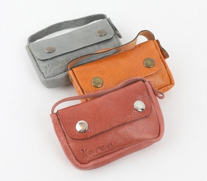 ארנק עור קטן עשוי בעבודת יד