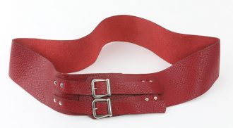 חגורת עור אדומה ורחבה למותן מעוצבת לאישה בעבודת יד