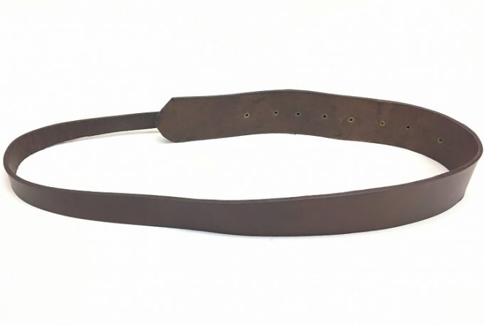חגורת עור חומה למותן האישה מעוצבת בעבודת יד