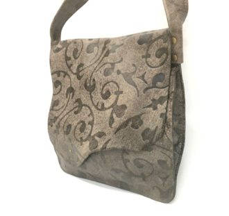 תיק עור חום קלאסי ויחודי מעוצב לאישה בעבודת יד