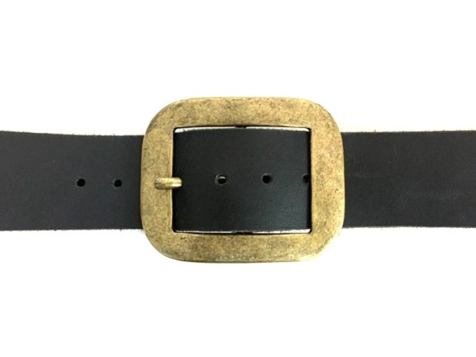 חגורת עור שחורה/ חומה לאישה מעוצבת בעבודת יד