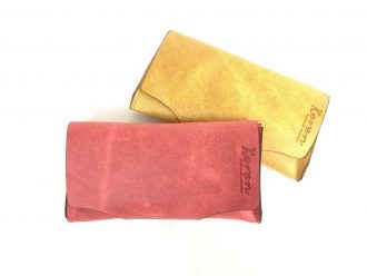 נרתיקי עור צבעוניים לטבק מעוצבים בעבודת יד