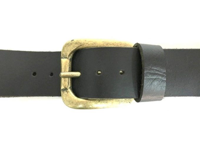 חגורת עור שחורה איכותית מעוצבת בעבודת יד