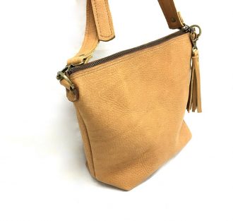 תיק עור חום כאמל מעוצב בעבודת יד לאישה