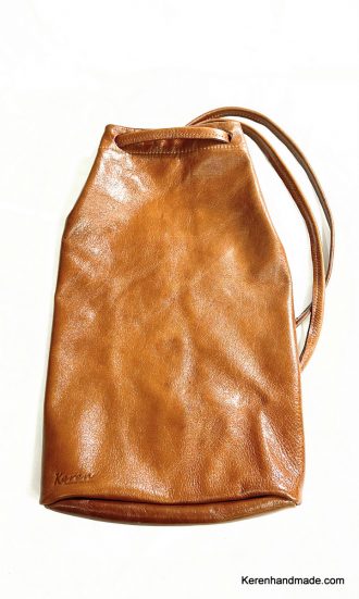 תיק גב שק מעור איכותי בצבע ברנדי בגודל בינוני - לגבר ולאישה