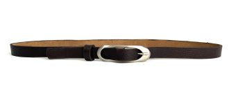 חגורת עור צרה חומה וקלאסית מעוצבת לאישה בעבודת יד